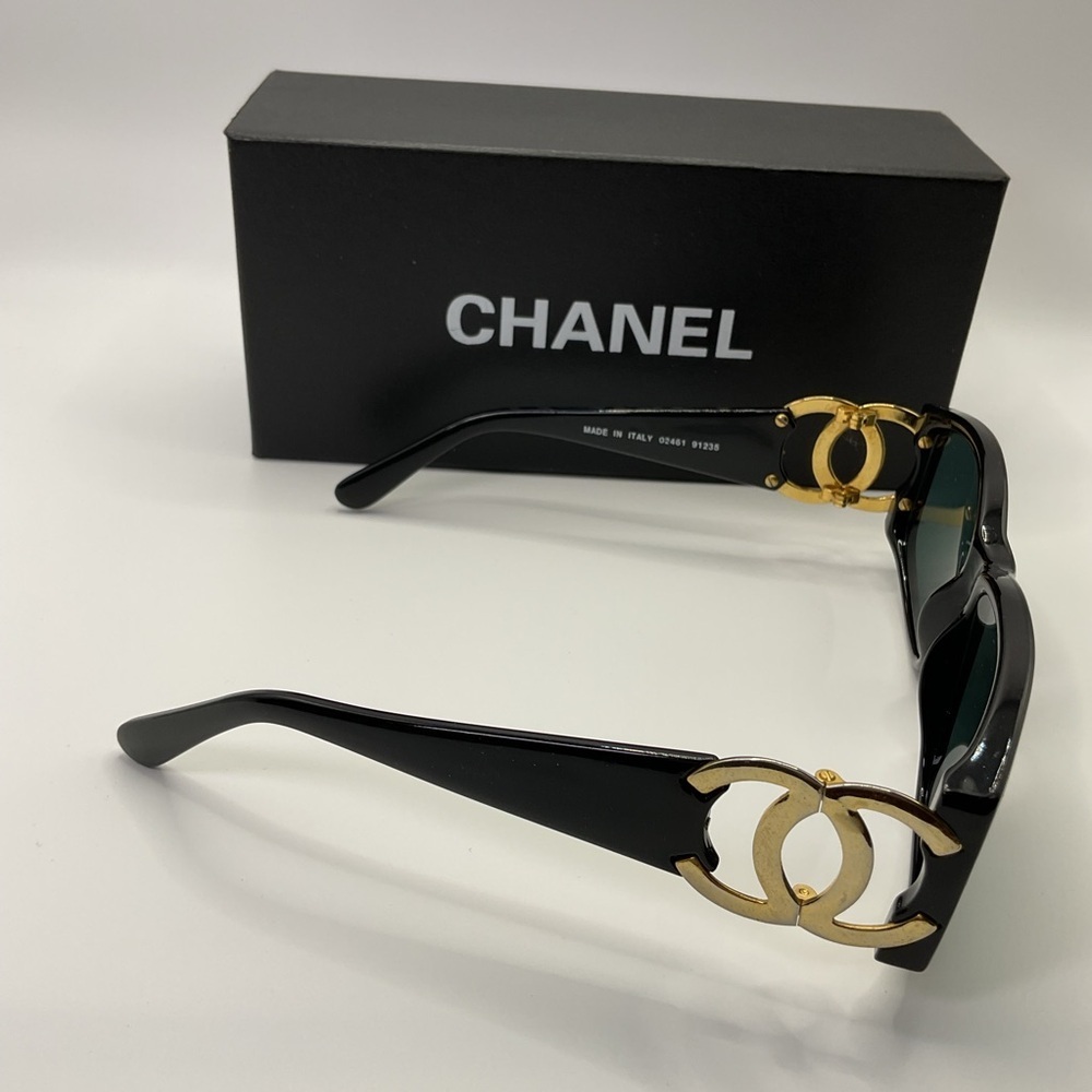 CHANEL Black and Gold Classic Sunglasses - Picture 4 of 14